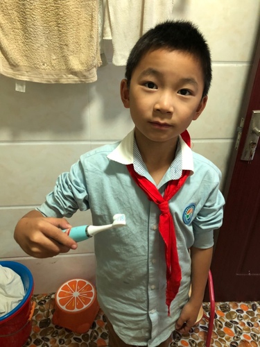 匯優(yōu)尚品電動牙刷怎么樣質(zhì)量好嗎，兒童電動牙刷w988使用體驗